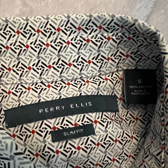 Set of Two Men’s Dress Shirts. Michael Kors and Perry Ellis - Picture 4 of 7